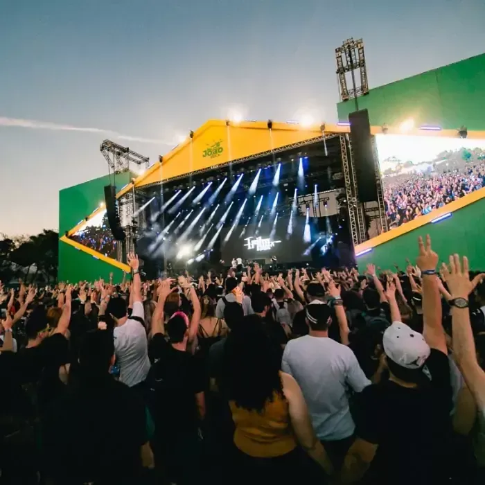 Estande do O Boticário com brindes no João Rock 2026