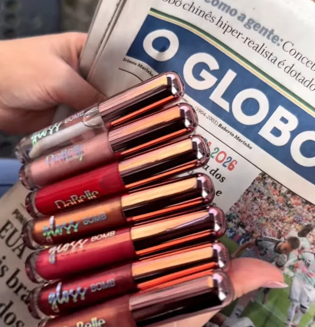 Gloss Bomb da DaBelle encartado no jornal O Globo