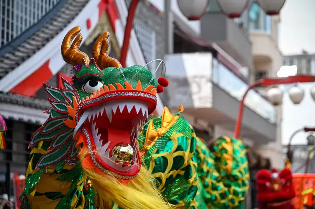 Programação cultural do Festival da China na Praça da Liberdade em São Paulo