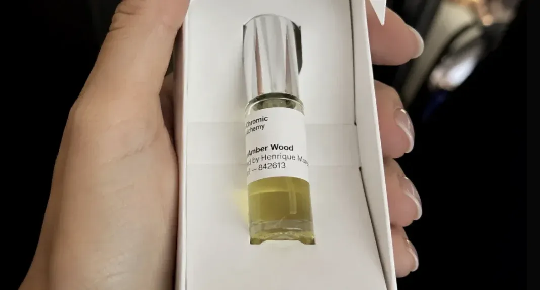 Brinde grátis: Brinde Grátis: IA Cria Perfume Personalizado de 5ml para Cada Visitante no FILE Festival SP