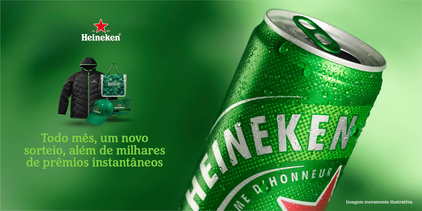 Lata de Heineken ao lado de jaqueta, ecobag, boné e pochete da promoção