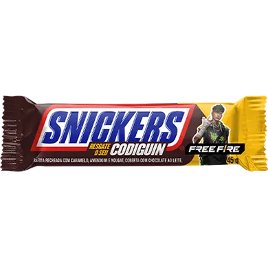 Embalagem de Snickers com a marcação Resgate o seu codiguin Free Fire