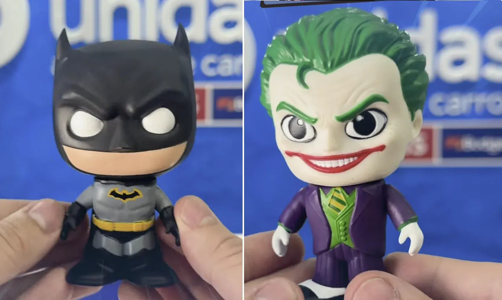 Miniaturas do Batman e do Coringa da coleção Unidas com a DC Comics, seguradas na mão